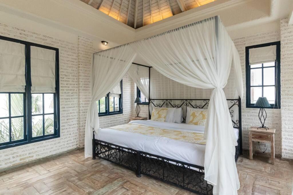 Tyche - Luxury In Near Villa Seminyak (Bali)