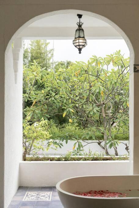 Tyche - Luxury In Near Villa *