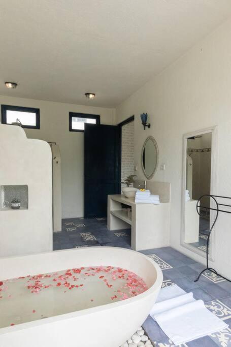 Villa Tyche - Luxury In Near Seminyak (Bali)