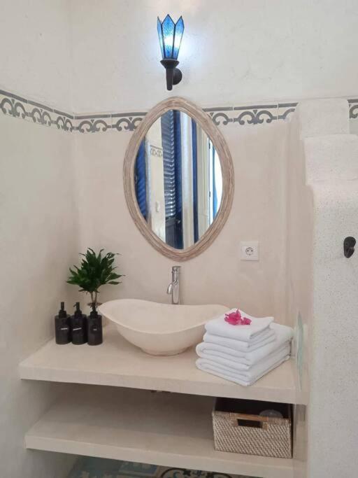 Tyche - Luxury In Near Villa
